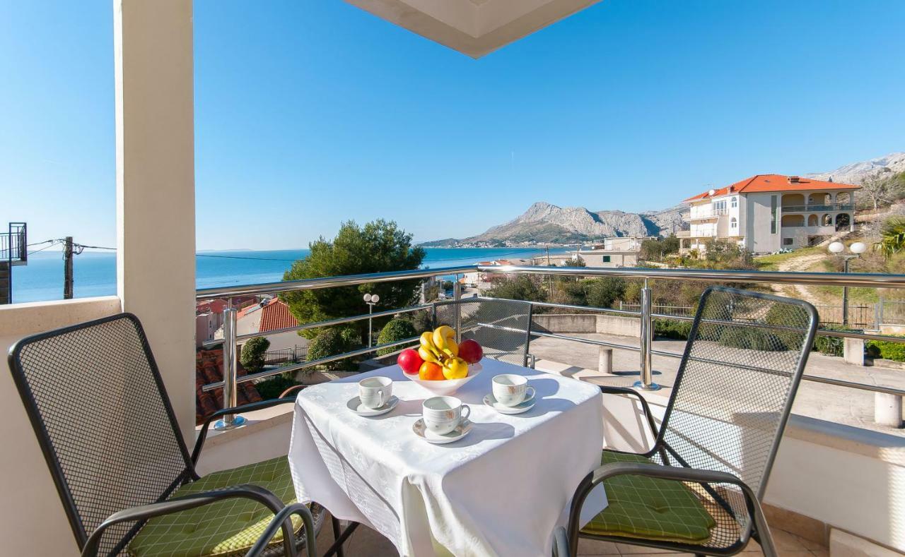 Apartment Ines Omis Exterior photo